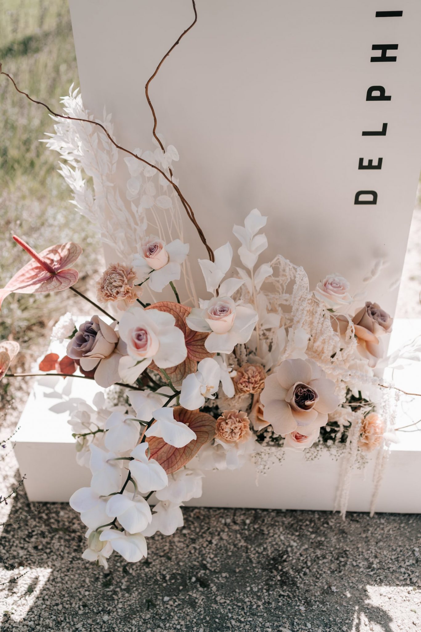 composition florale fleurs fraiches et fleurs séchées wedding planner Provence empreinte éphémère le petit Roulet