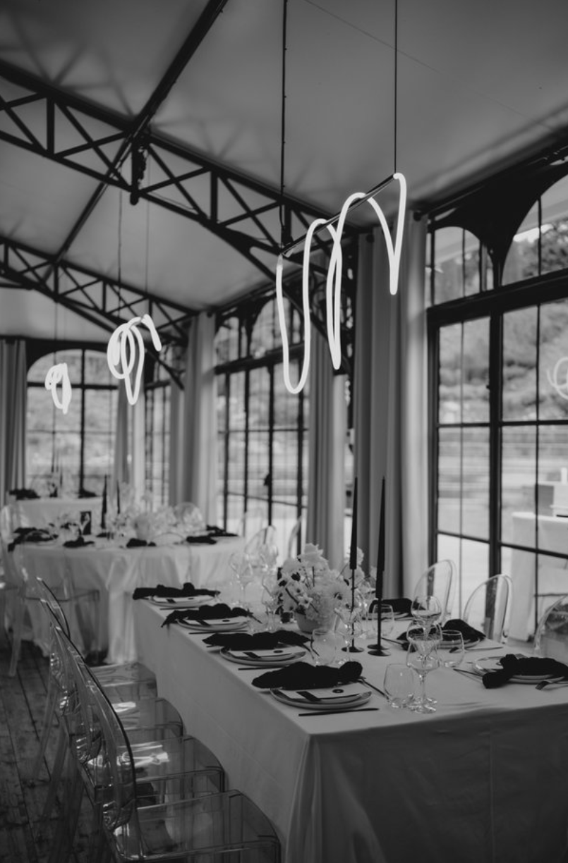 Mariage moderne en noir et blanc au mas de so empreinte éphémère wedding planner designer