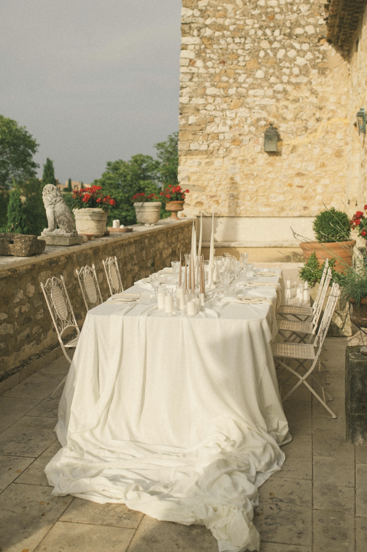 destination wedding provence France empreinte Ephémère chateau saint victor lacoste