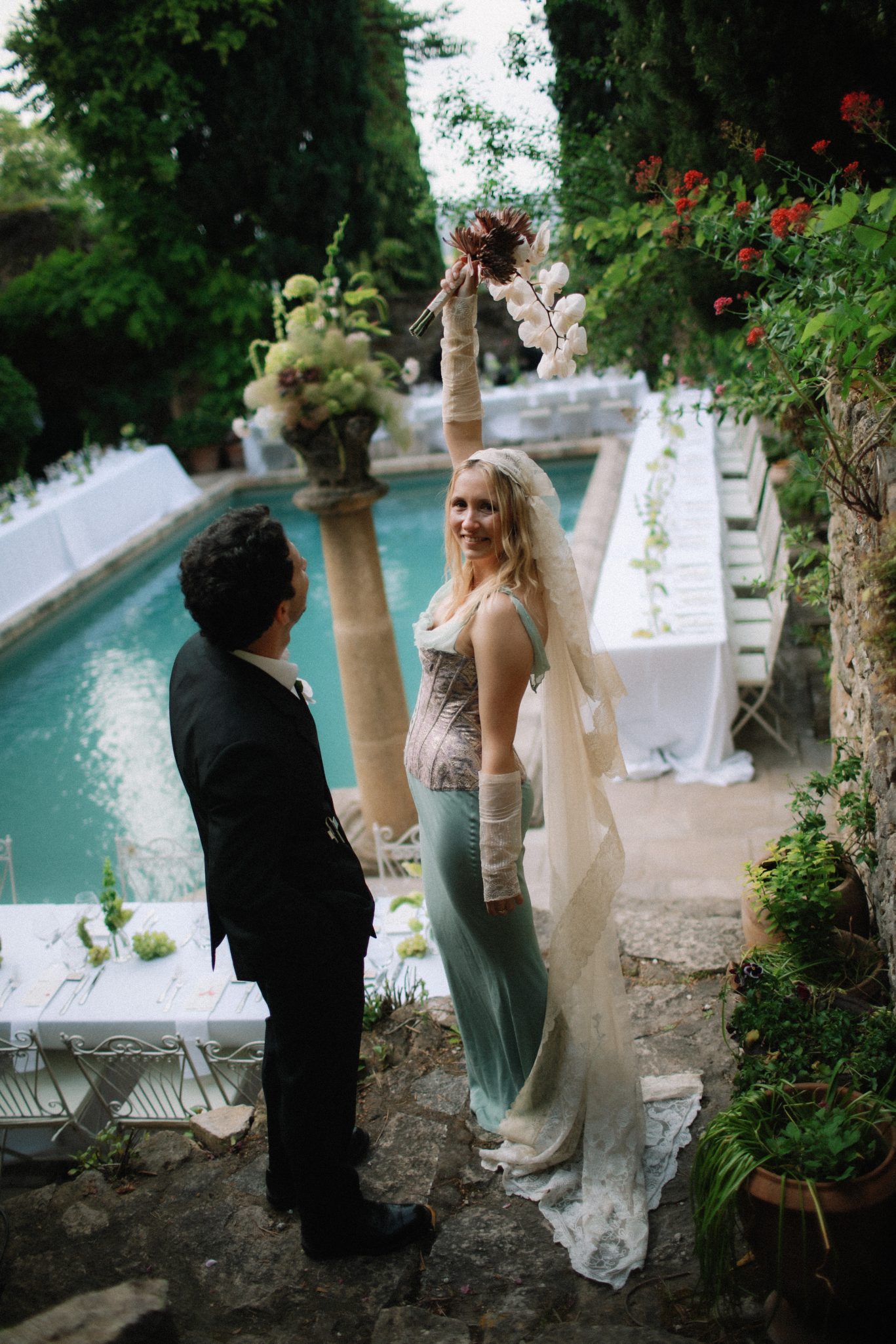 destination wedding planner in Provence empreinte ephemere chateau st victor Lacoste