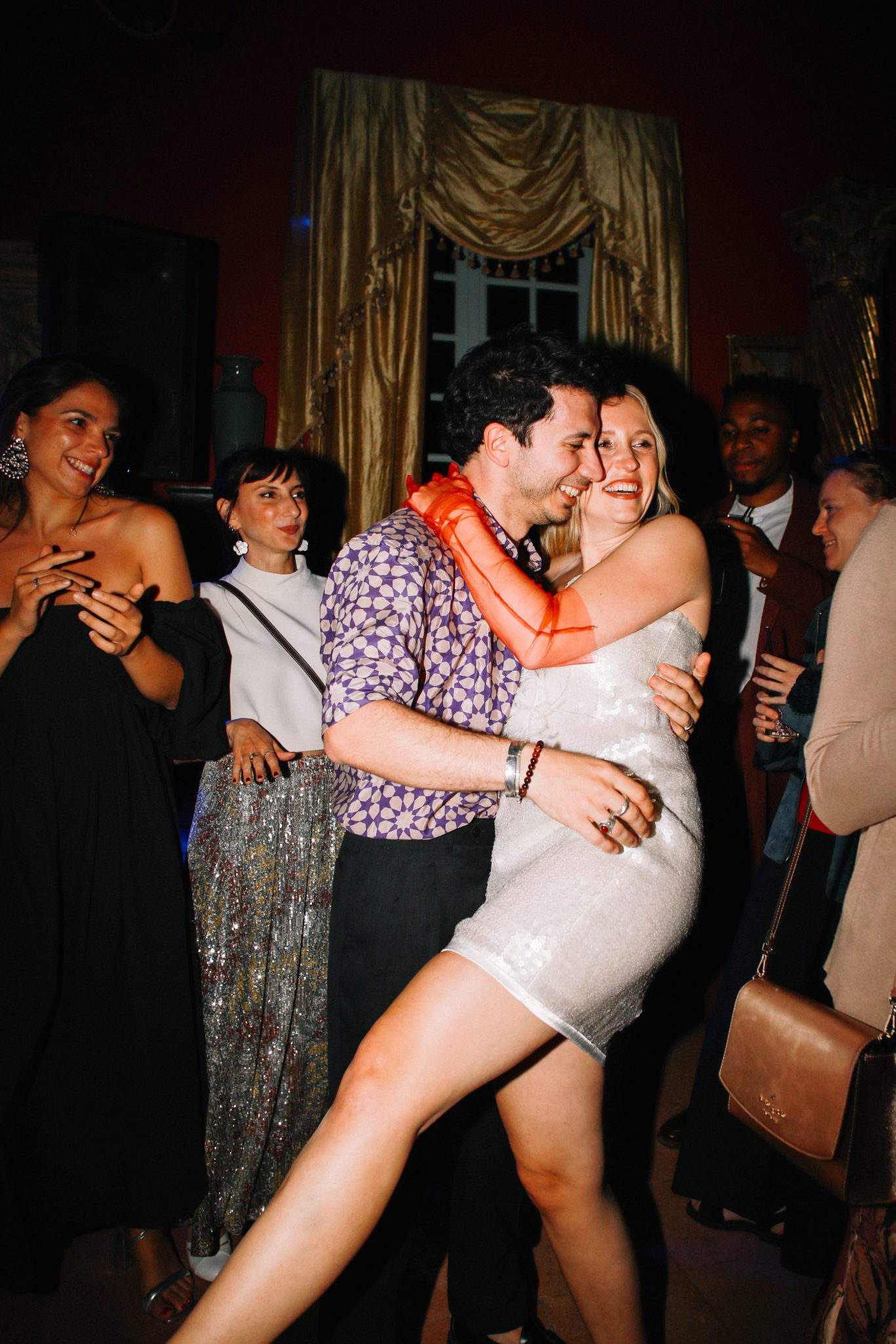 destination wedding planner in Provence empreinte ephemere dancefloor bride