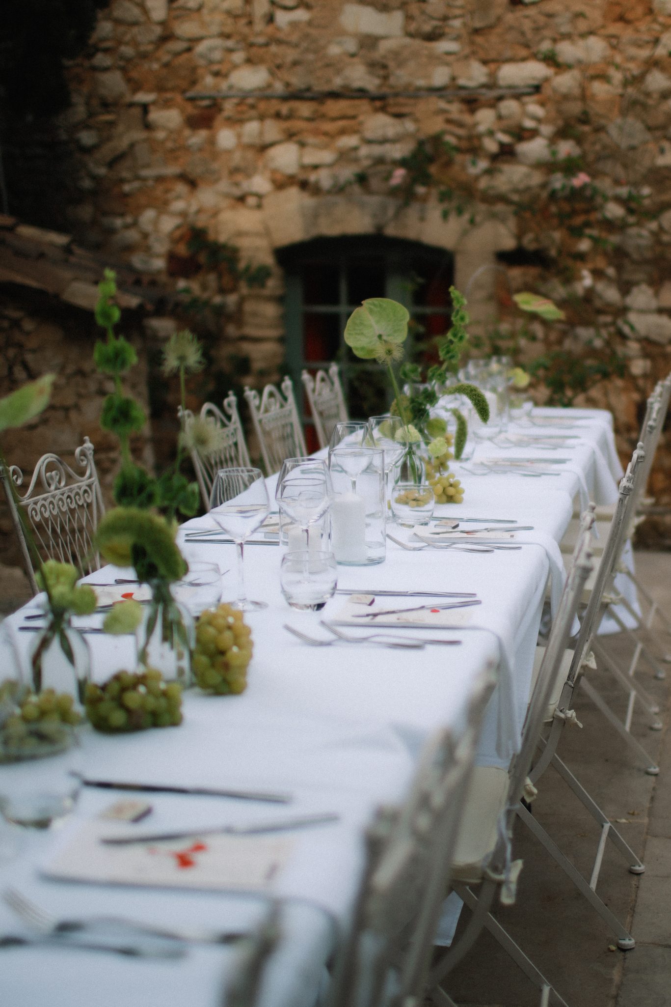 destination wedding planner in Provence empreinte ephemere table setting