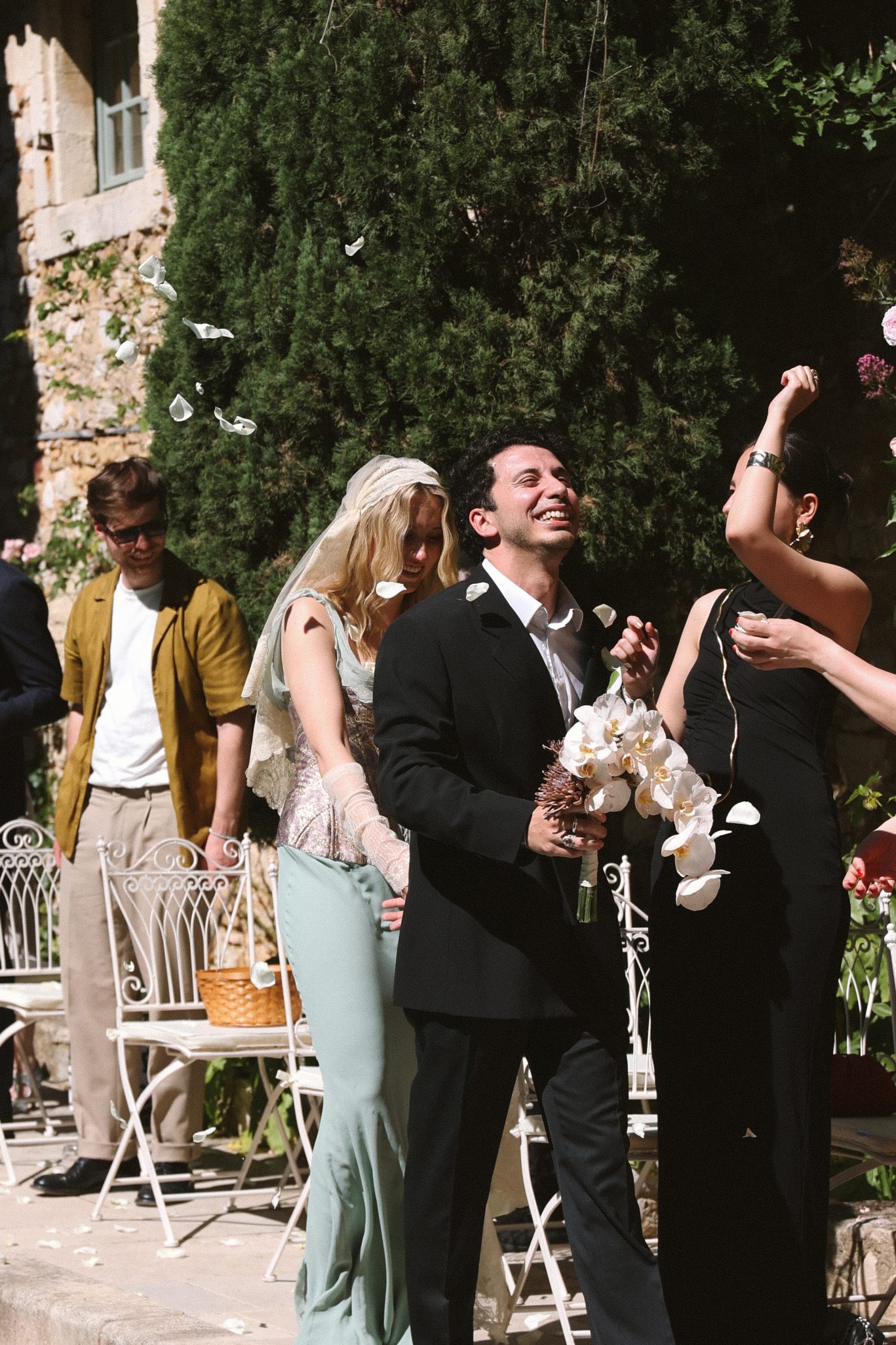 destination wedding planner in Provence empreinte ephemere chateau saint victor lacoste wedding in Provence