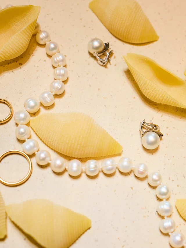 | Details |A way to share what shapes my eye today :
light, materials, lines.Une manière de montrer ce qui guide mon regard aujourd’hui :
la lumière, les matières, les lignes.#artdirection
#weddingdetails
#contemporaryaesthetics
#visualcomposition
#provencewedding