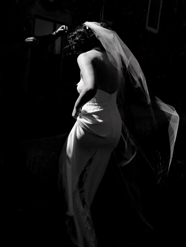 | Presence |When form speaks louder than words.#artdirection
#minimalism
#creativedirection
#editorialwedding