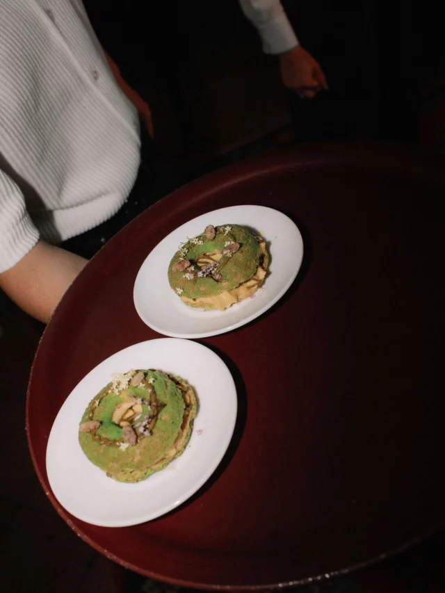 | Art of hosting |Imagining the art of hosting as a sensitive and deeply human experience,
where every detail shapes the atmosphere,
with simple and sincere elegance.