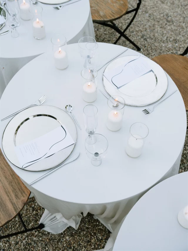 | Slow Experiences |Creating experiences where we slow down.
Calm spaces,
designed to welcome and create connection.White as a common language,
across space, clothing, and food.An experience to be lived.
A trace, more than a memory.Art direction & experiential scenography, from intent to deployment.__Créer des expériences où l’on ralentit.
Le blanc comme langage commun :
dans l’espace, les vêtements et la nourriture.Direction artistique et scénographie d’expérience, de l’intention au déploiement.#artdirection
#spatialdesign