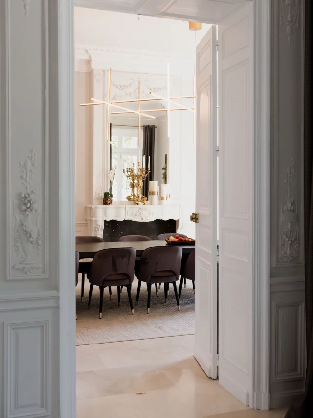 A TIMELESS CHÂTEAU IN PROVENCEA historic residence where architecture, light and atmosphere meet.Exceptional places offer a timeless setting to imagine elegant and refined experiences.@marie_weddingphotographer#frenchchateau
#heritageplace